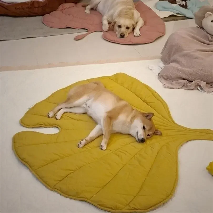 Summer Dog Mat Cat Carpet Breathable Sofa Pet Mat Creative Machine Washable Leaf Image Dog Sleeping Sofa Pet Supplies