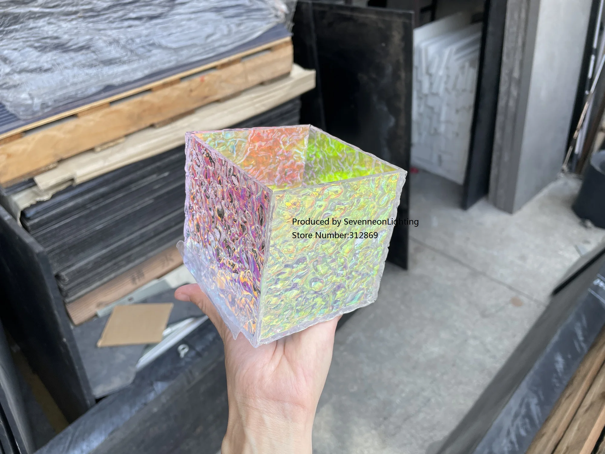 10*10*10CM Iridescent Rianbow Colorful Acrylic Display Box Cube for Game/Desk/Home Decor,Lovely Small Gift and Jewelry