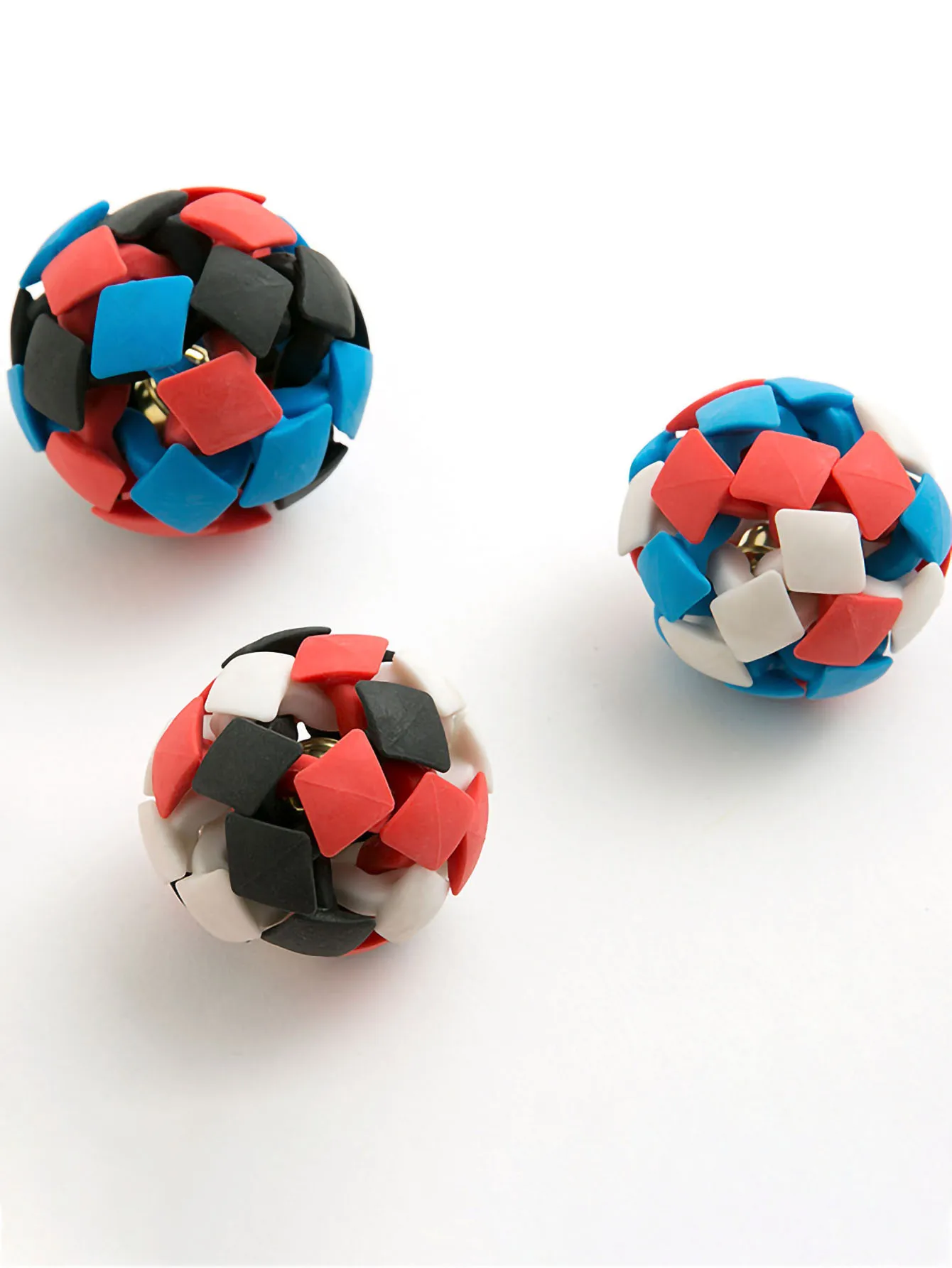 1pc-Interactive pet toy with colorful bell shaped balls and durable diamond shaped balls that can produce sound-random color