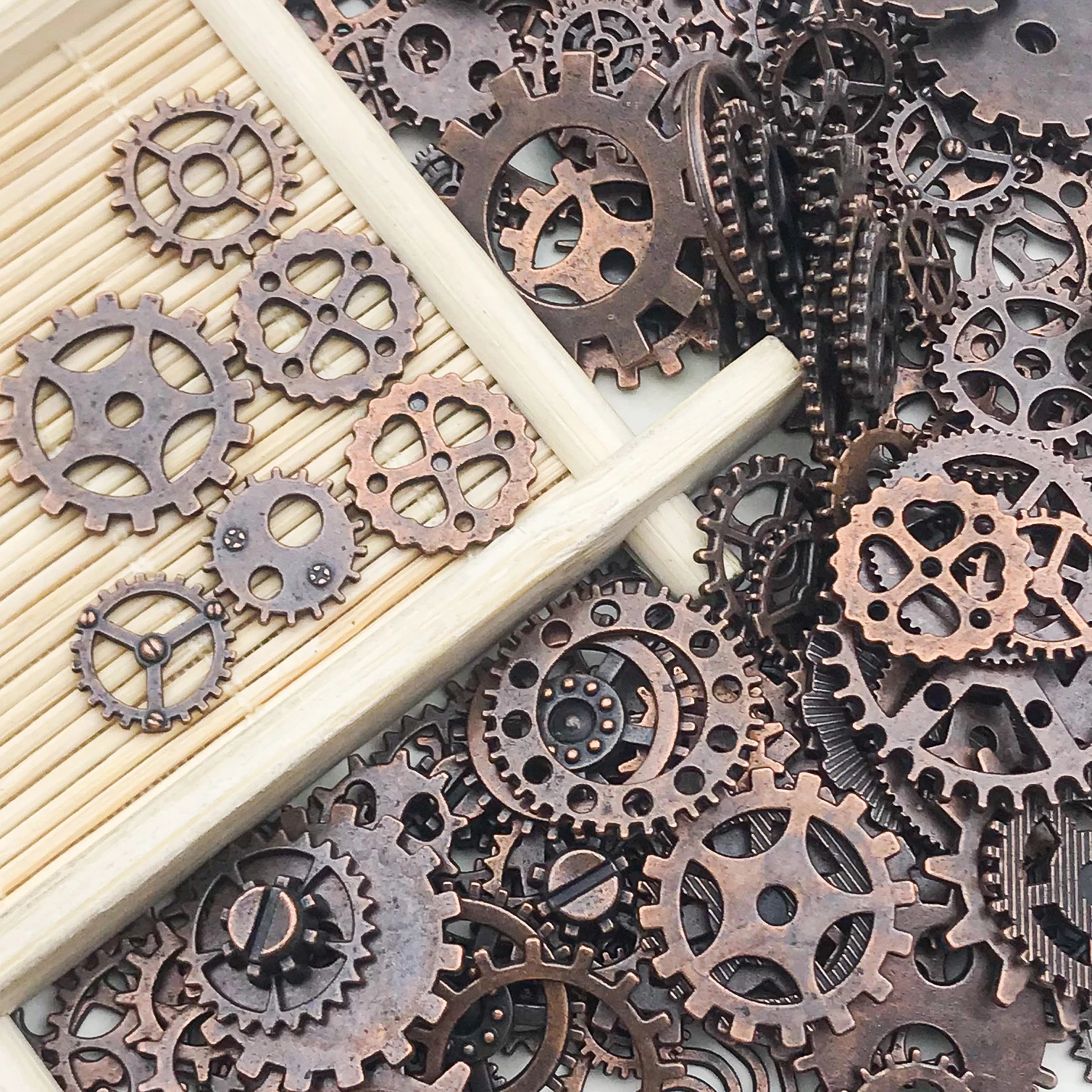 Randomly Mix (About 30/50g) Mix Size Metal Mechanical Steampunk Cogs Gears Charms Pendant For DIY Jewelry Making Accessories