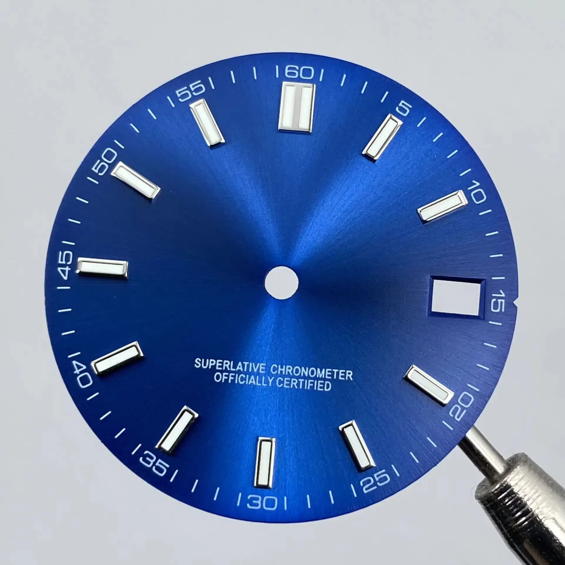 Green Luminous Sunray Watch Dial with Calendar Feature