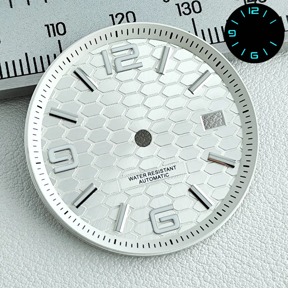 High Quality Men's Silver Case Watch with Sapphire Crystal and Full-body Mirror Dial