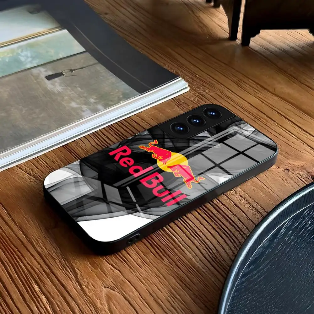 Custodia Per Telefono Per Samsung S 24 23 22 21 20 A 24 34 Energy 54 53 Note20 M54 Ultra Plu Drink R-Red B-Bull Glass Cover