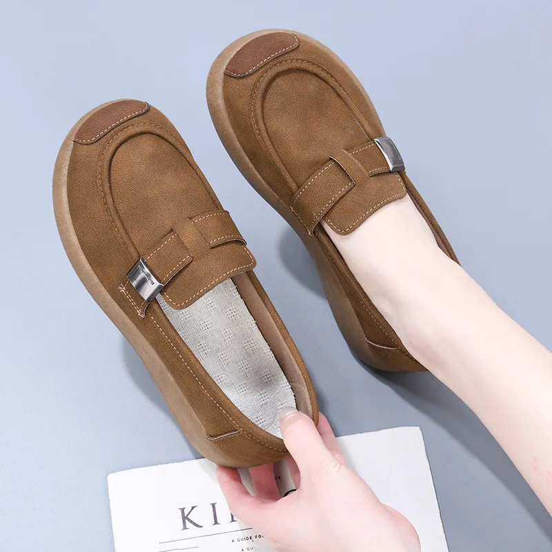 Women Shoes Spring Autumn New Breathable Non Slip Metal Decoration Casual Shoes Comfortable Soft Sole Lightweight Mom Shoes