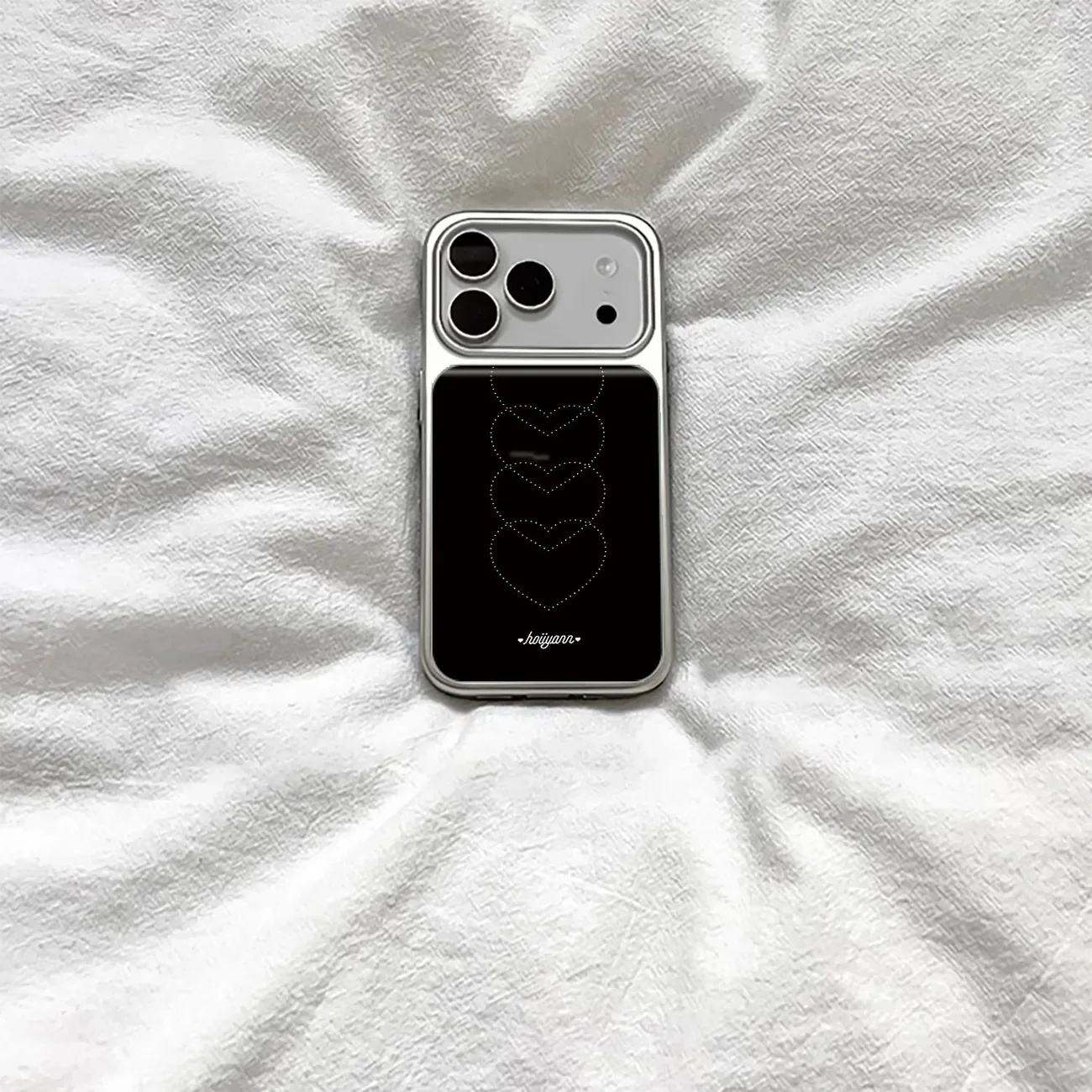 Black Background Heart Design Trendy Fashion Phone Case Cover