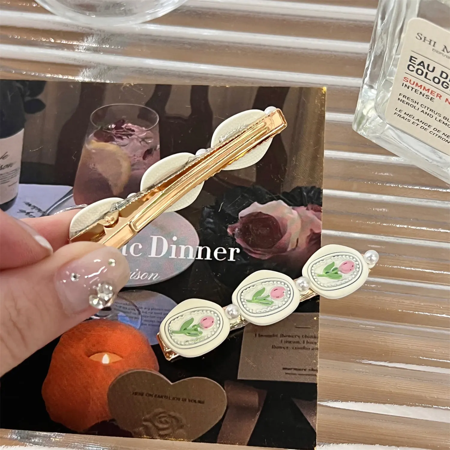 

Заколка для волос в Корейском стиле с жемчугом и тюльпаном, женская заколка для волос для девушек, милая индивидуальная челка, заколка для волос с красивыми боковыми красками для макияжа, головной убор