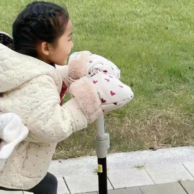 Рисунок 5 - Ветрозащитные перчатки для детской коляски