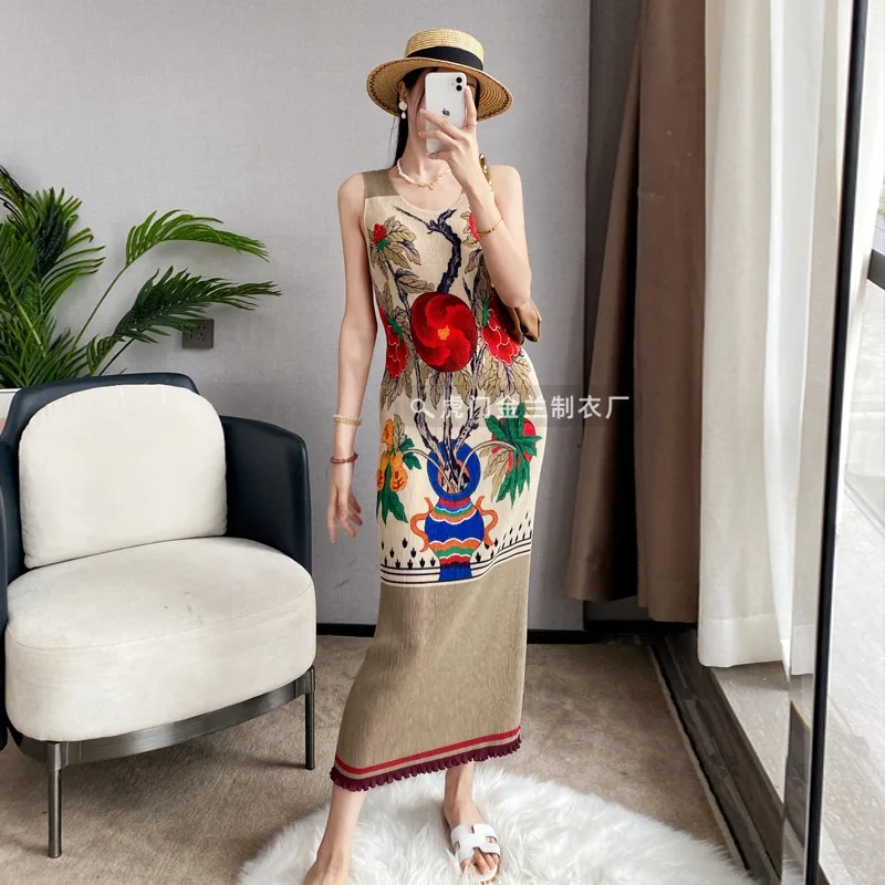 

Miyake pleated summer new bottoming skirt sleeveless vest skirt retro round neck floral suspender print dress for women