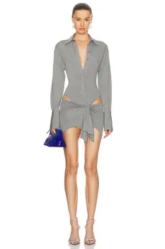 La tuta a maniche lunghe Atticot con colletto polo, camicia monopetto, abito scavato irregolare 1