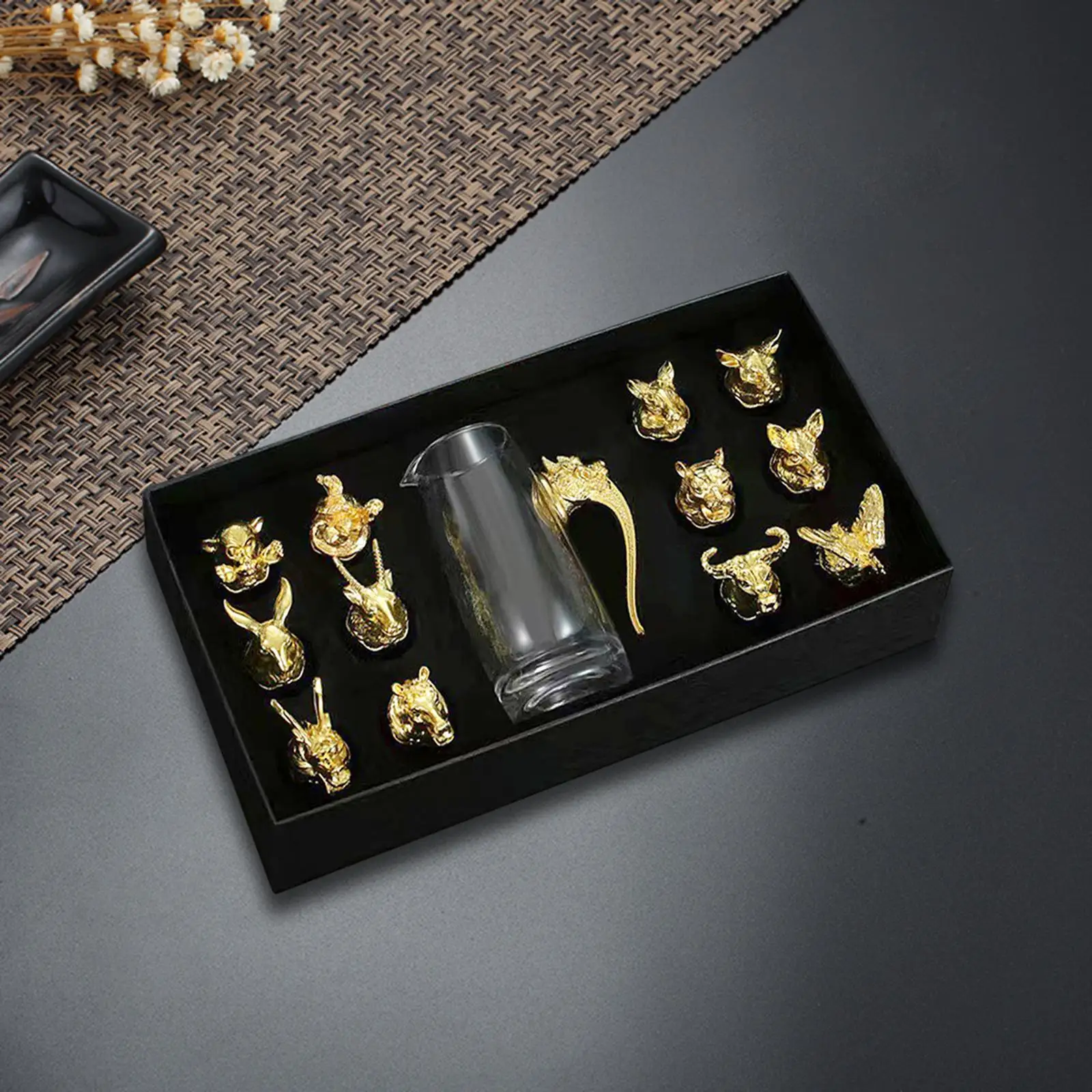 Whiskey Decanter Set Chinese Style Gold Drinking Glasses For Bar