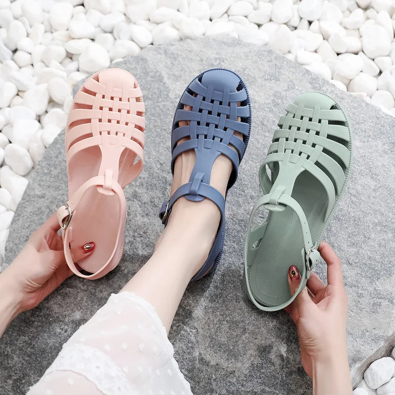 

New In Flat Women Sandlas Hollow-carved Design Fashion Comfortable Outdoor Sports Beach Cool Slippers Soft Sole Shoes for Women