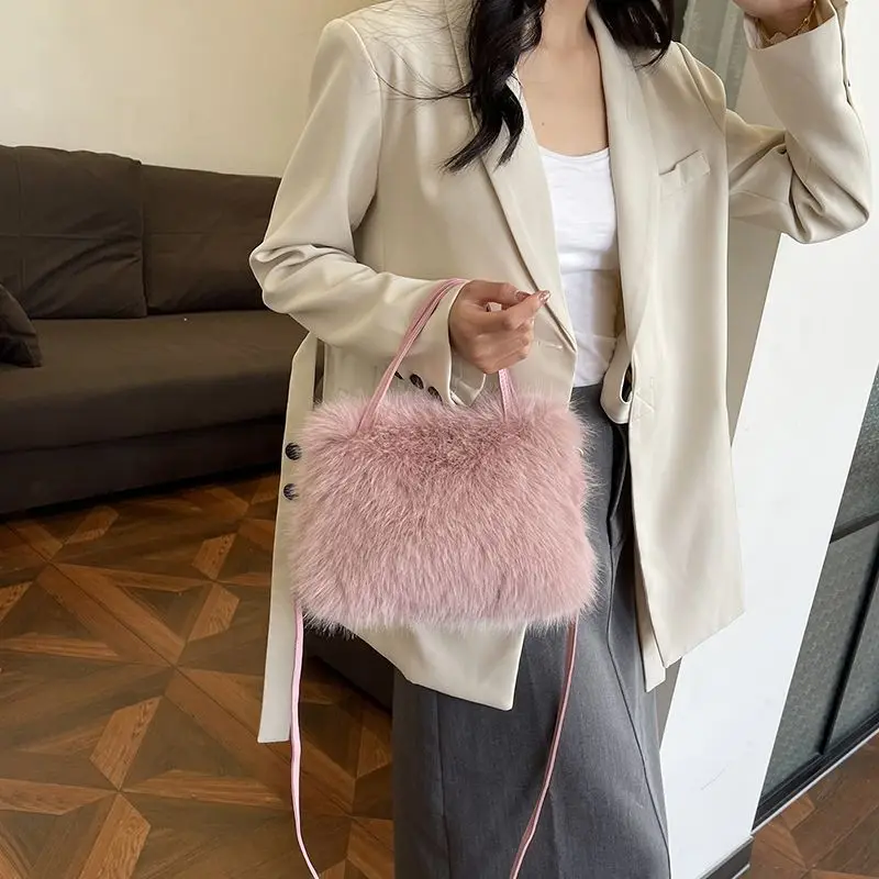 Winter Fashion Faux Fur Crossbody Bags for Women's Gift, Pearl Chain Decor Shoulder Bag, Ladies Handbags Top-handel Bag