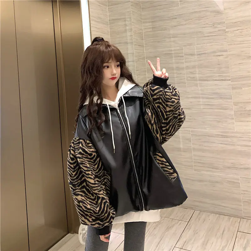 

Korean Version Autumn and Winter Woolen Splicing Short Style Leather Jacket Quilted Keep Warm Comfortable Fashion Coat Women