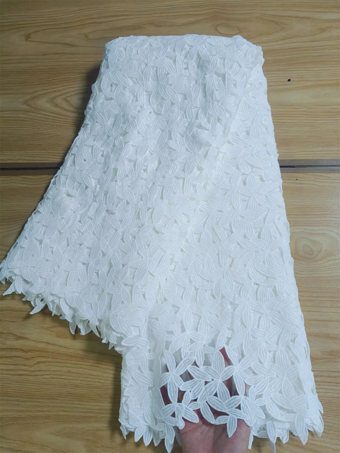 Classic white Guipure Lace Soft Skin Friendly Eembroidery Cord Fabric for Party Dress NN825_z