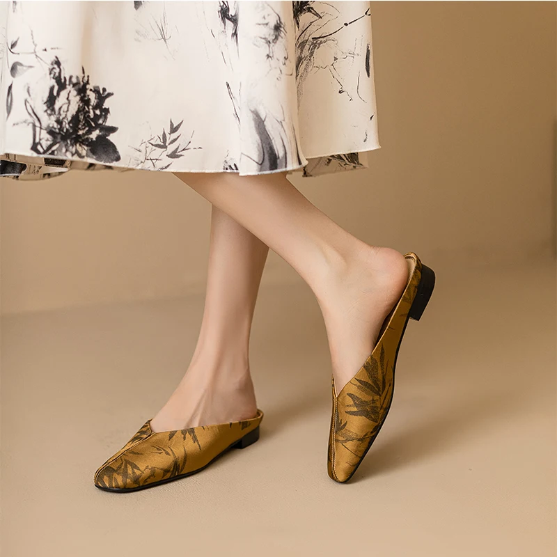 2024 Women Square Head Hollow Flat Heeled Sandals Female Package Head Set Toe Gold Mules Ladies Half Drag High Quality Shoes
