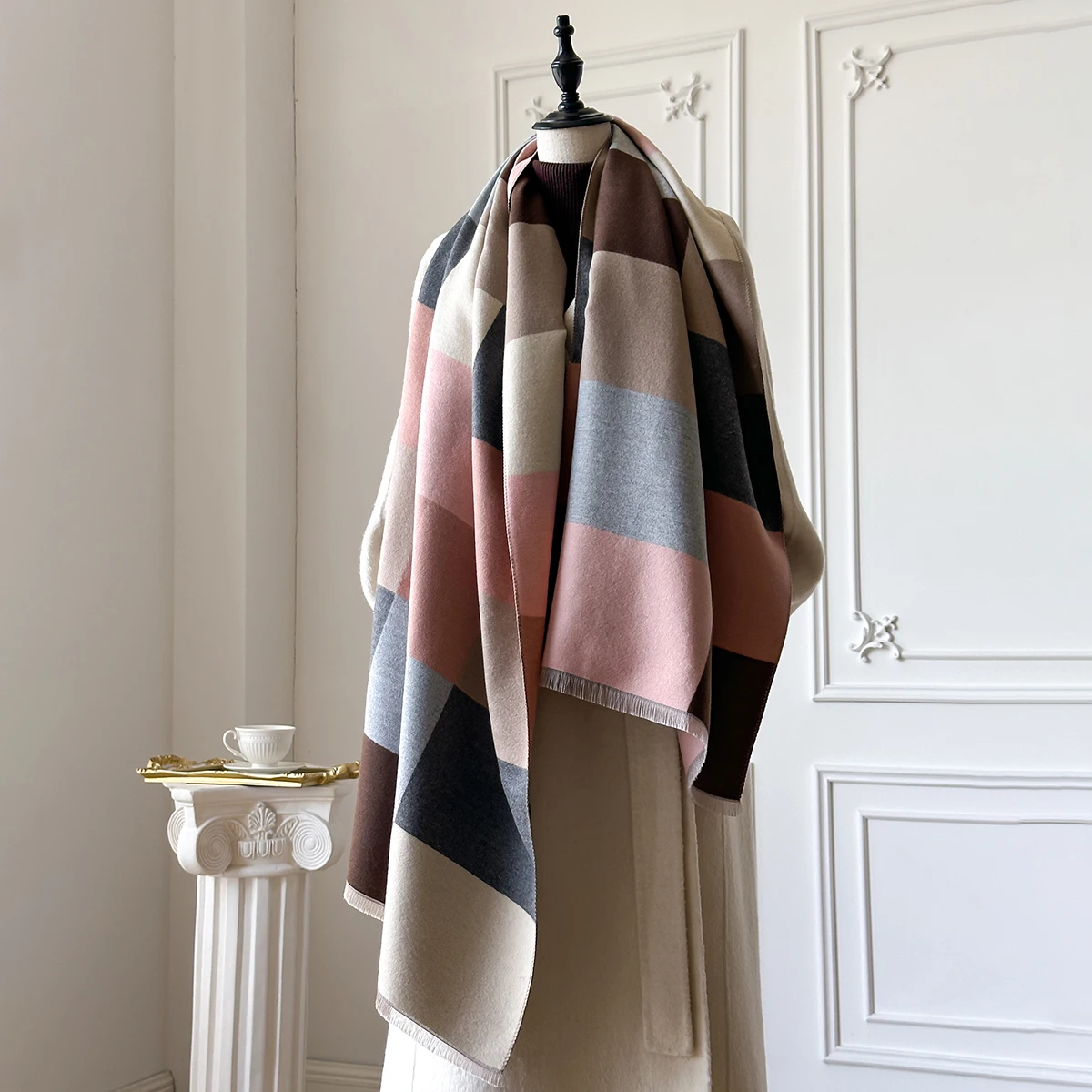 2025 New Luxury Winter Cashmere Patchwork Print Scarf Women Warm Pashmina Poncho Scarves Fashion Shawl Thick Foulard Bufanda