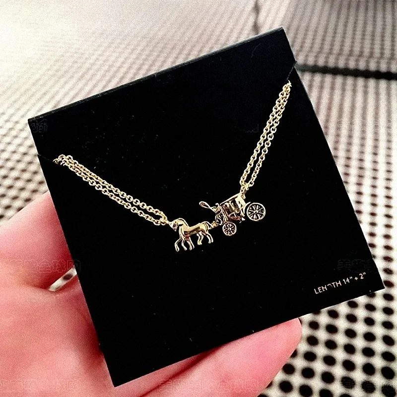 مجوهرات فاخرة مع شخصية أوروبية وأمريكية وتصميم حس...