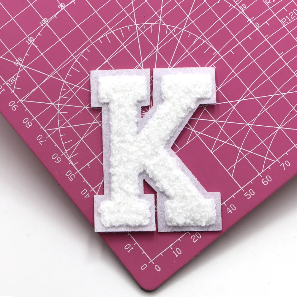 1PC weiße Chenille-Buchstaben-Aufnäher zum Aufbügeln, Chenille-Aufnäher, A-Z-Aufnäher, bestickter Aufnäher, Aufnäher für Kleidungsname – Detail 13