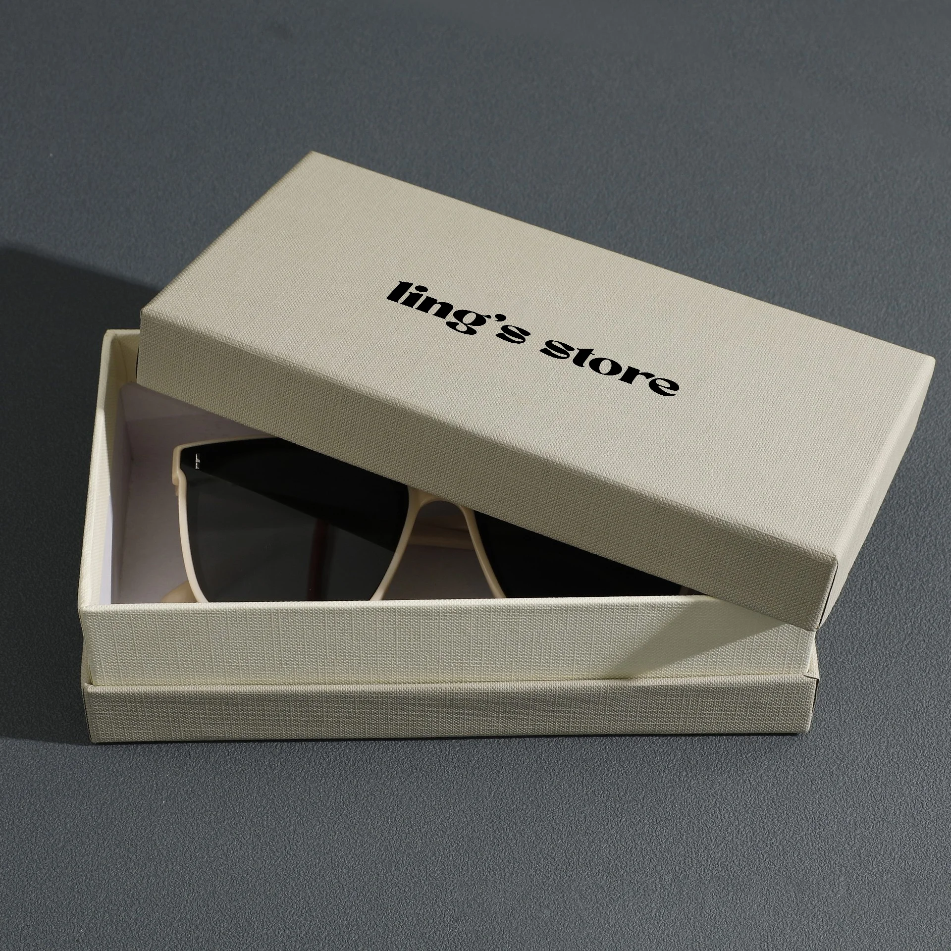 100 Stück Schmuck- und Brillen-Aufbewahrungsboxen aus Karton, modische Ring- und Ohrstecker-Organizer, luxuriöse, exquisite, tragbare Boxen mit individuellem Logo – Detail 2