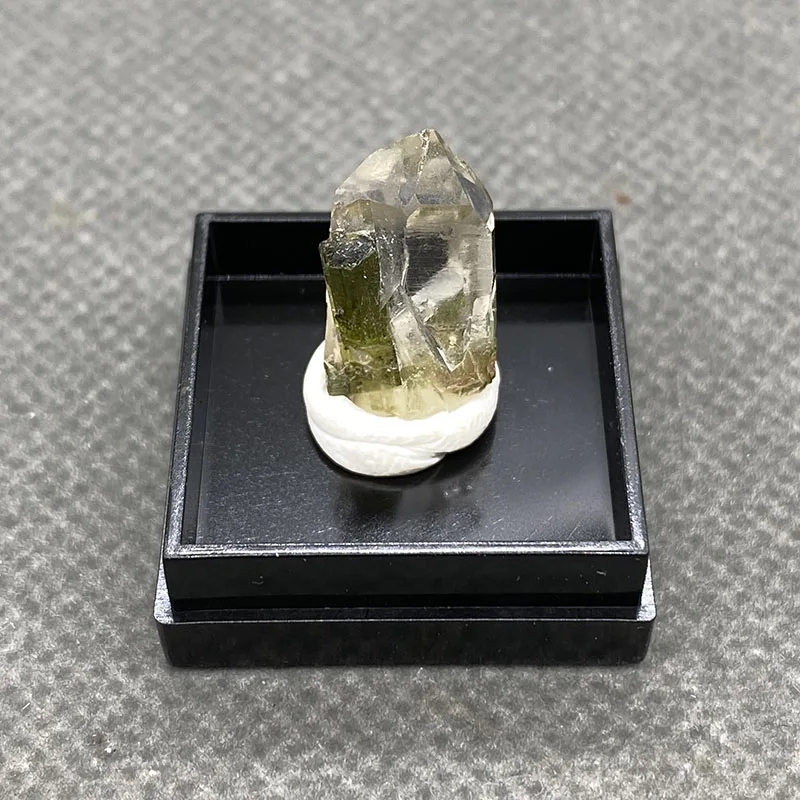 100%  Natural Green tourmaline Mineral Specimens Stones and Crystals Healing Crystal   +Box size:27*27*25 mm