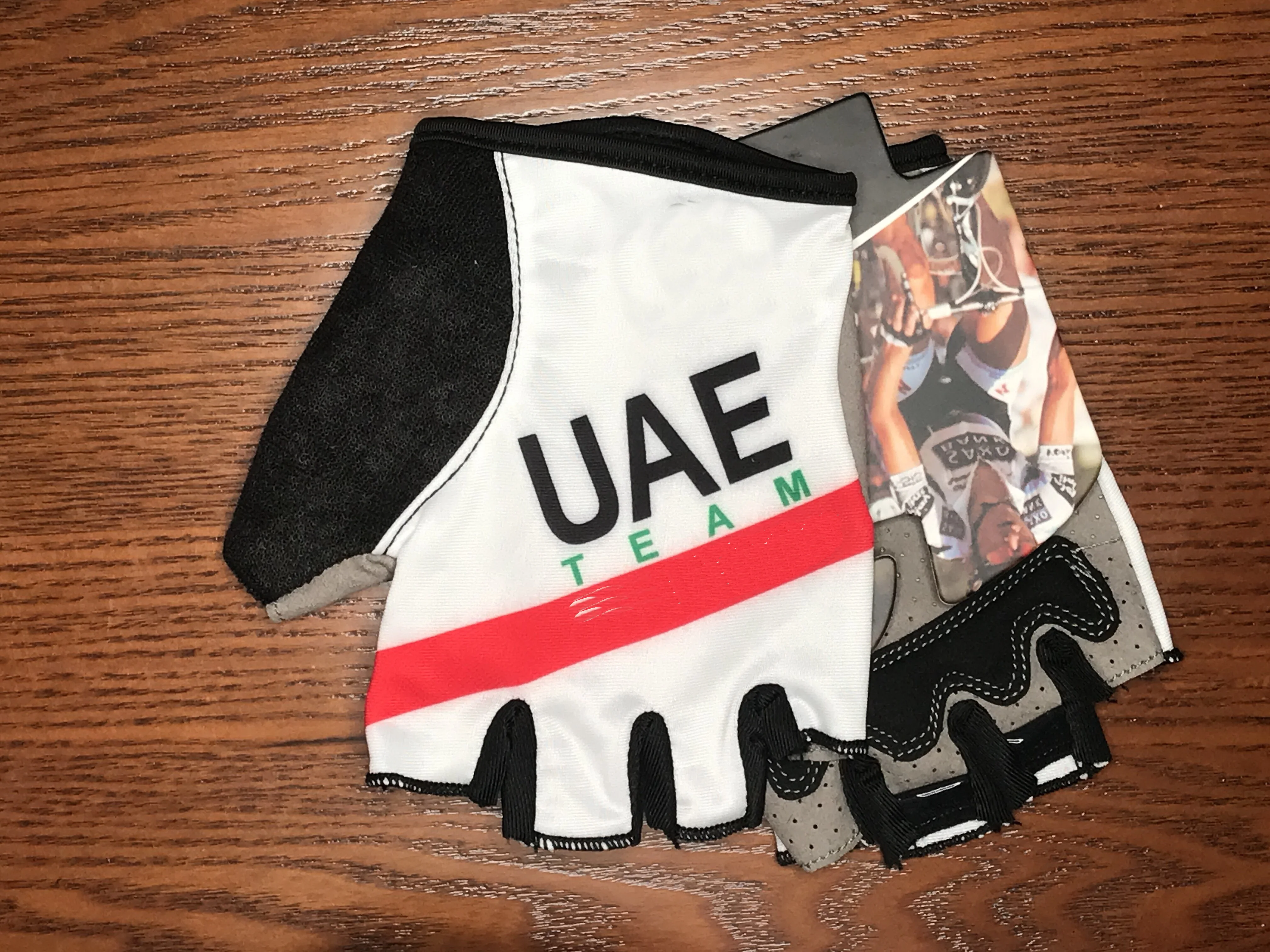 

2023 ОАЭ одна пара велосипедные перчатки с полупальцами велосипедные Гелевые перчатки Размер: M-XL