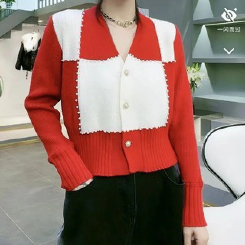 

2022 Spring and Autumn New Sweet Design Sense Niche Order Beads Contrast Color Long-Sleeved Knitted Cardigan for Outer Wear