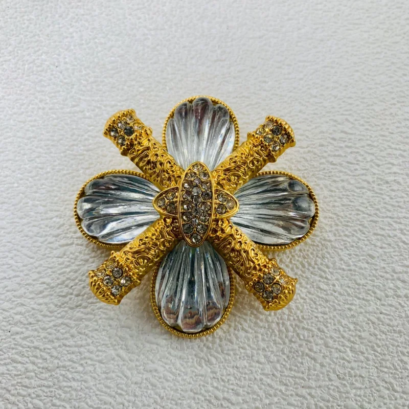 Timeless Wonder retro Zirconia geo cross floral Brooch Pins for Women Designer Jewelry Runway Rare Brand Sweet Gift gothic 5383