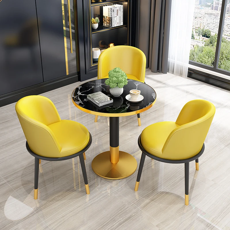 Рисунок 2 - Семейный стол, стулья для гостиной