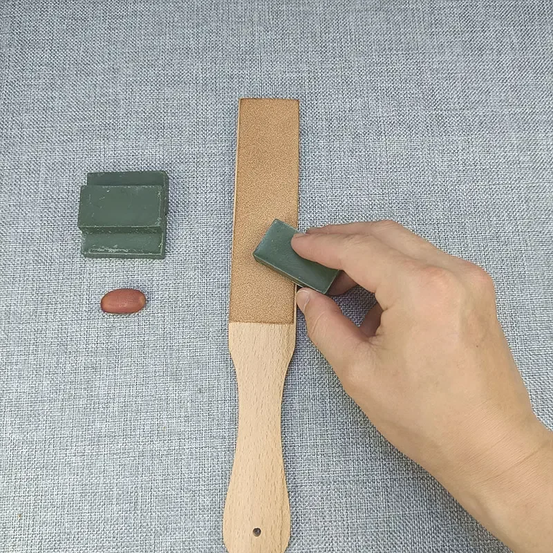 Pelle per affilare coltelli con composto per lucidatura - Pelle a doppia faccia: coltello per intaglio del legno e lavorazione del legno. - immagine 5