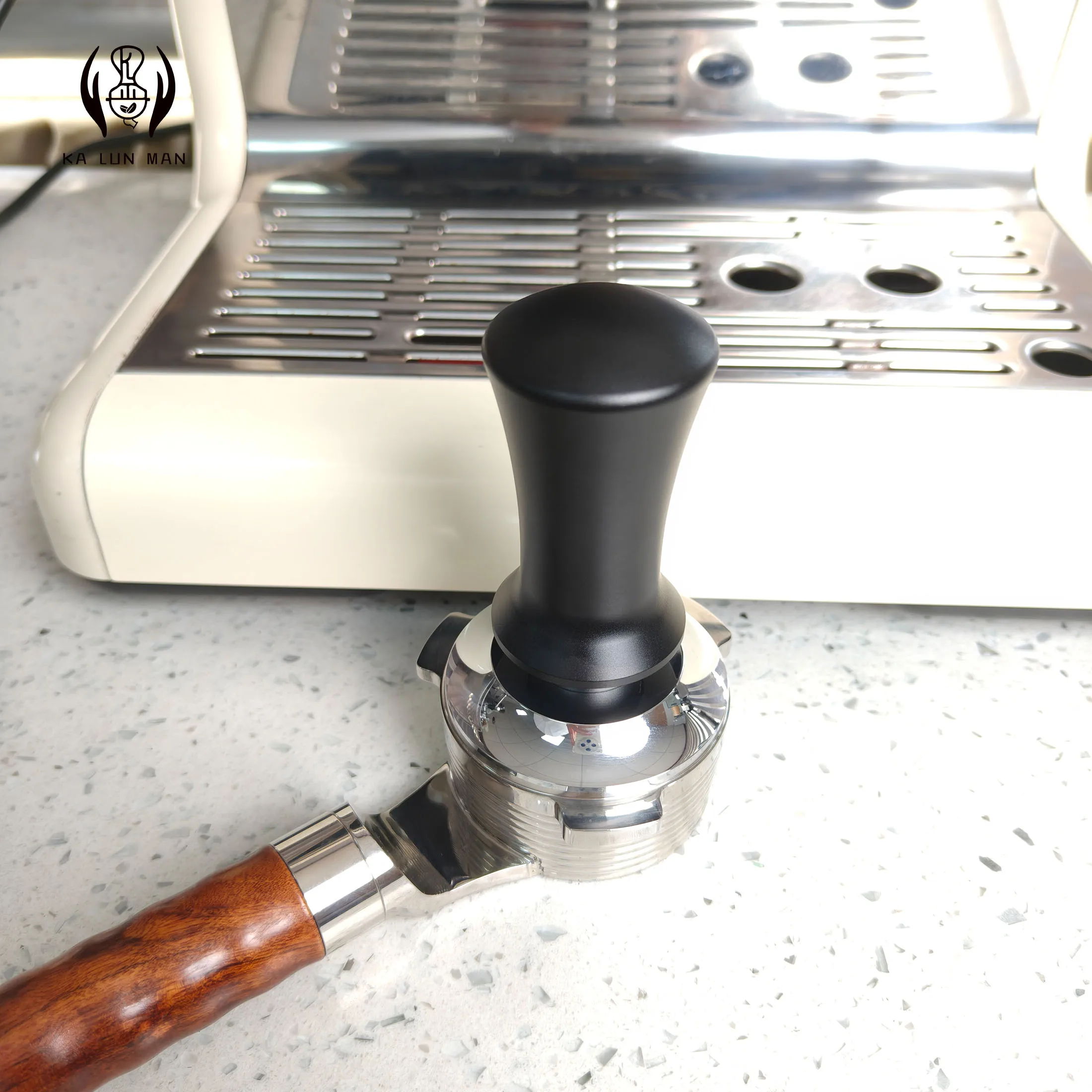 Espresso tamper stainless steel Threaded bottom aluminum alloy body available in silver and black dimensions:51.53.58mm. 1PC