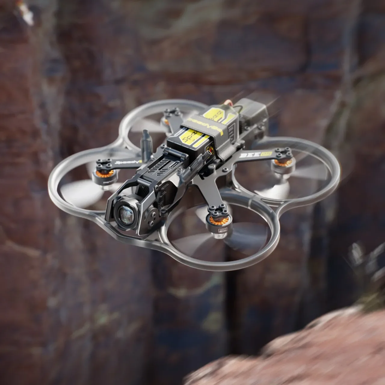 Drone Cinewhoop SpeedyBee Bee25 en vol, capturant des images aériennes stables.