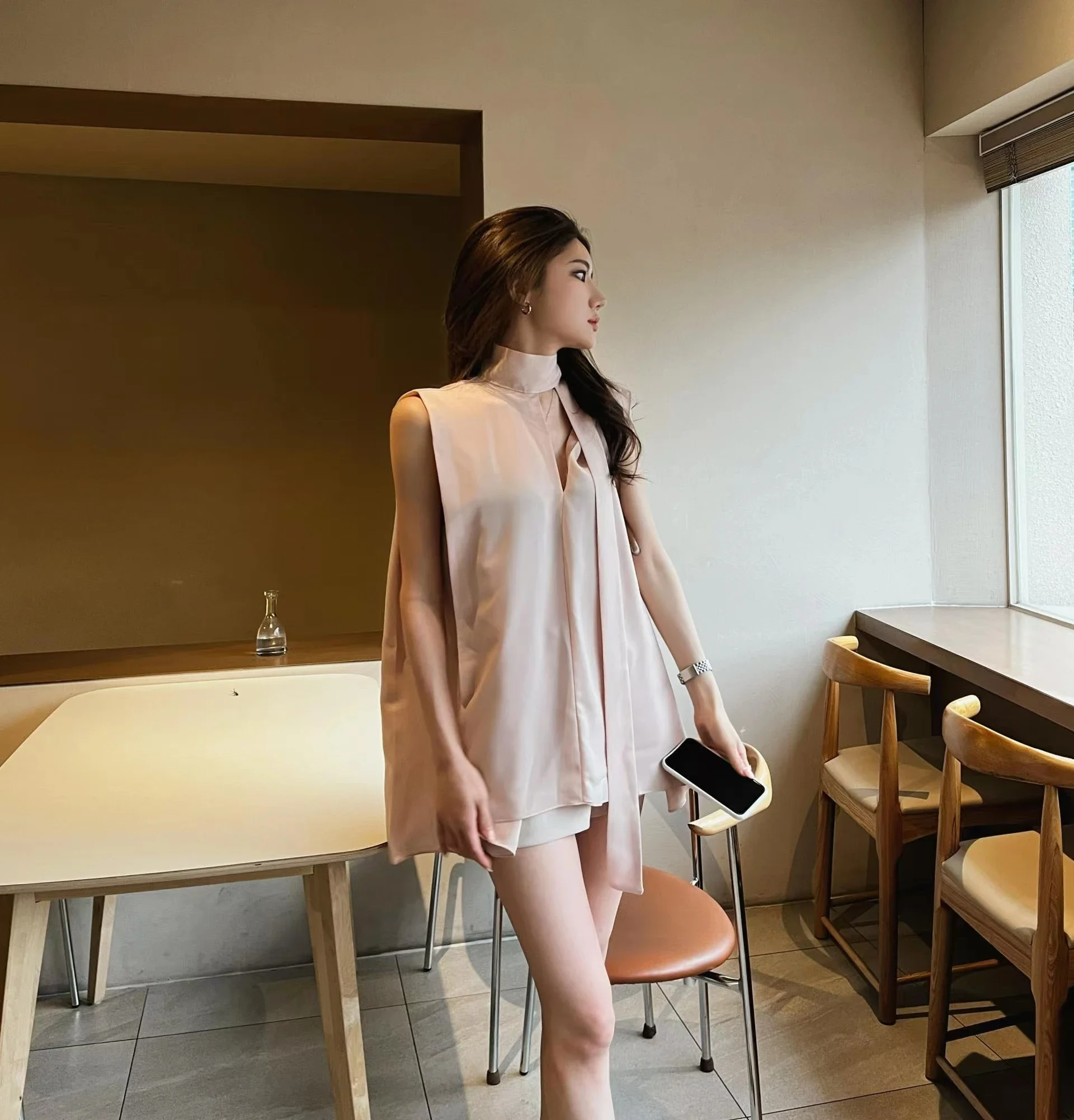 New Elegant Blouse Women V-neck Ribbon Loose Casual Sleeveless Ladies Shirt Top Chic Spring and Summer Sleeveless Blusas