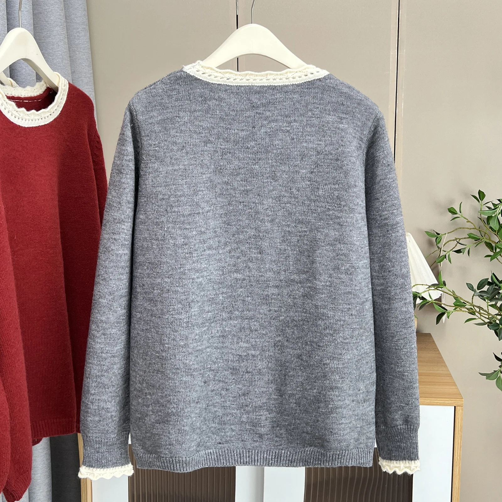 XXXXL Fashion Plus Size Woman Clothing Sweaters New Style Autumn And Winter Lace Block Color Knitted Jersey With Inner Top 529