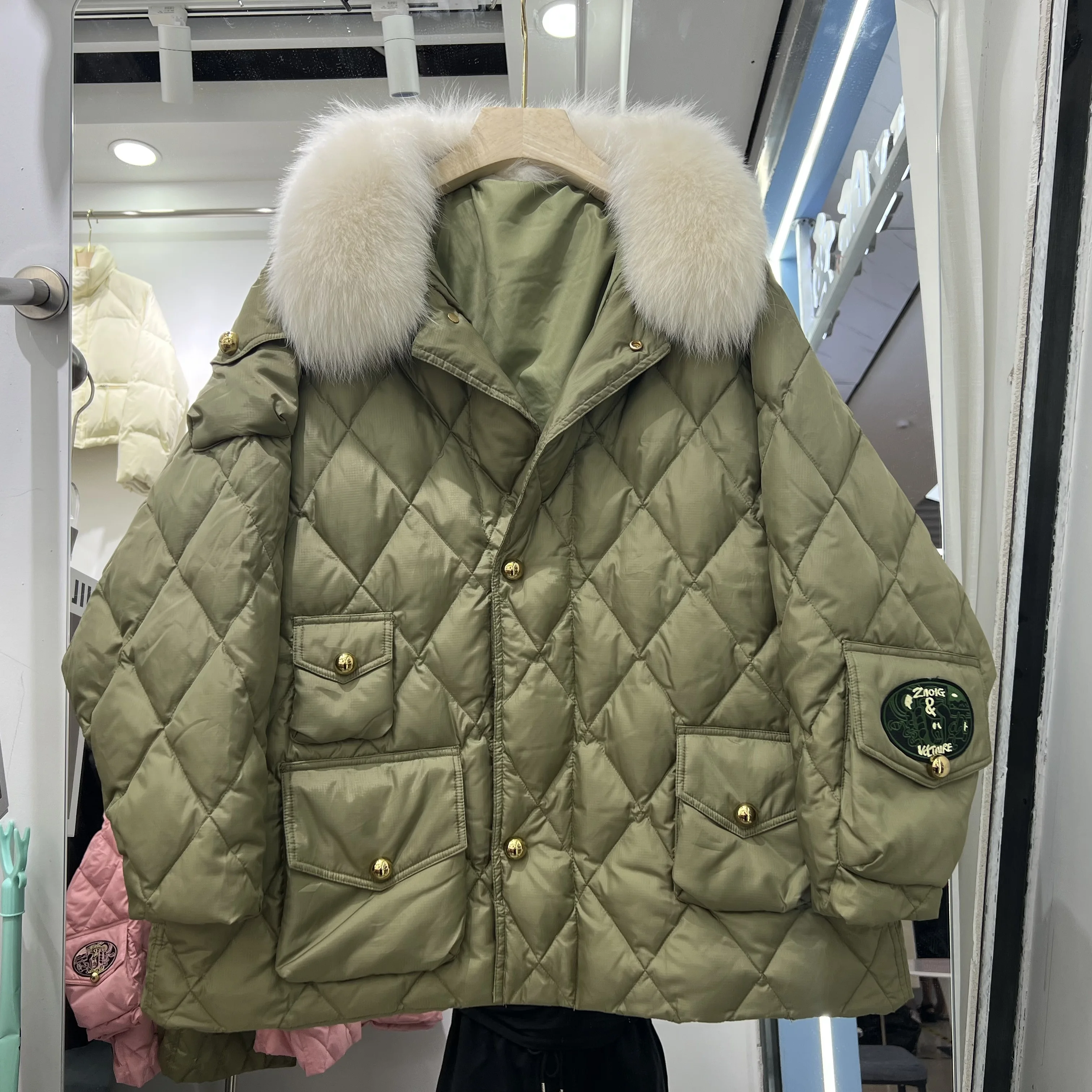 

2023 Winter New Fashion Down Coat Women's Big Fox Loose Large Diamond Plaid Long Sleeve Casual Warm White Duck Down Jacket L501