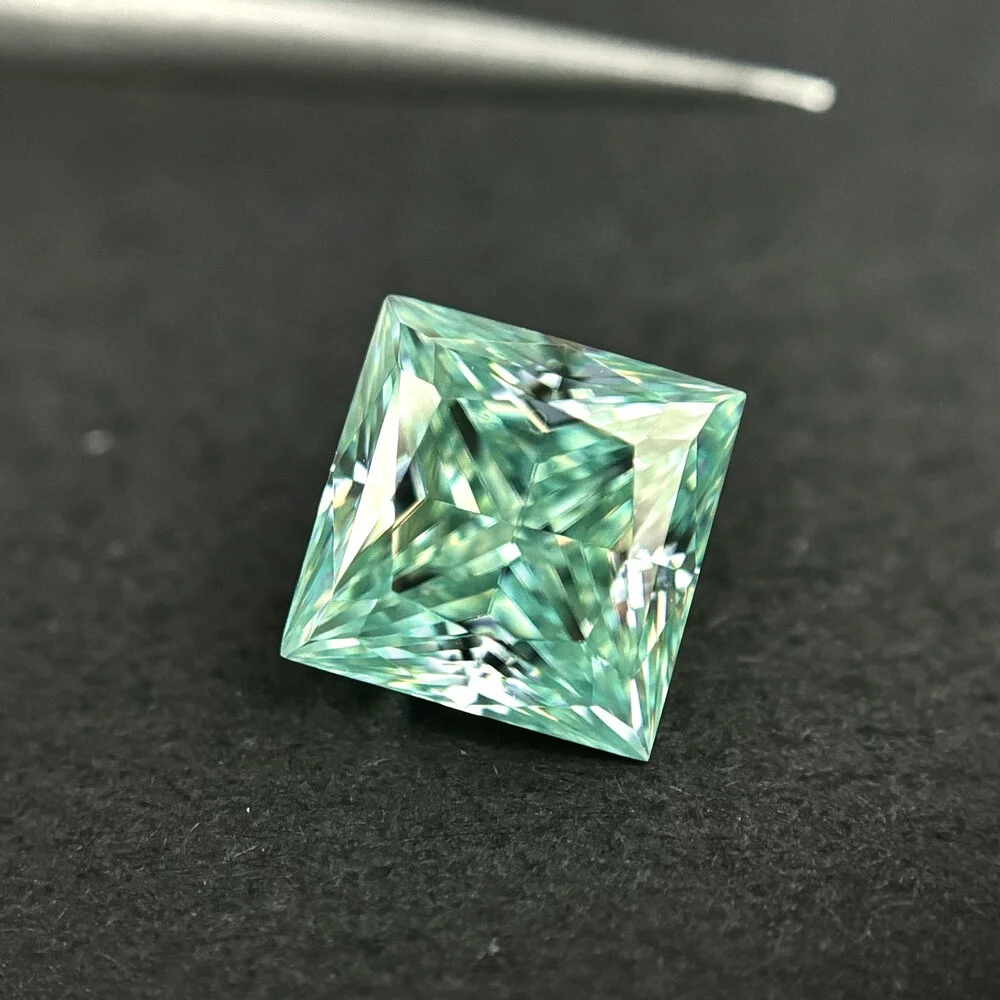 Princess Cut L-Green Color Synthetic Moissanite Stone  vvs1 5x5~9.5x9.5mm  0.8-5 ct   for  Jewelry Making with GRA Certificate