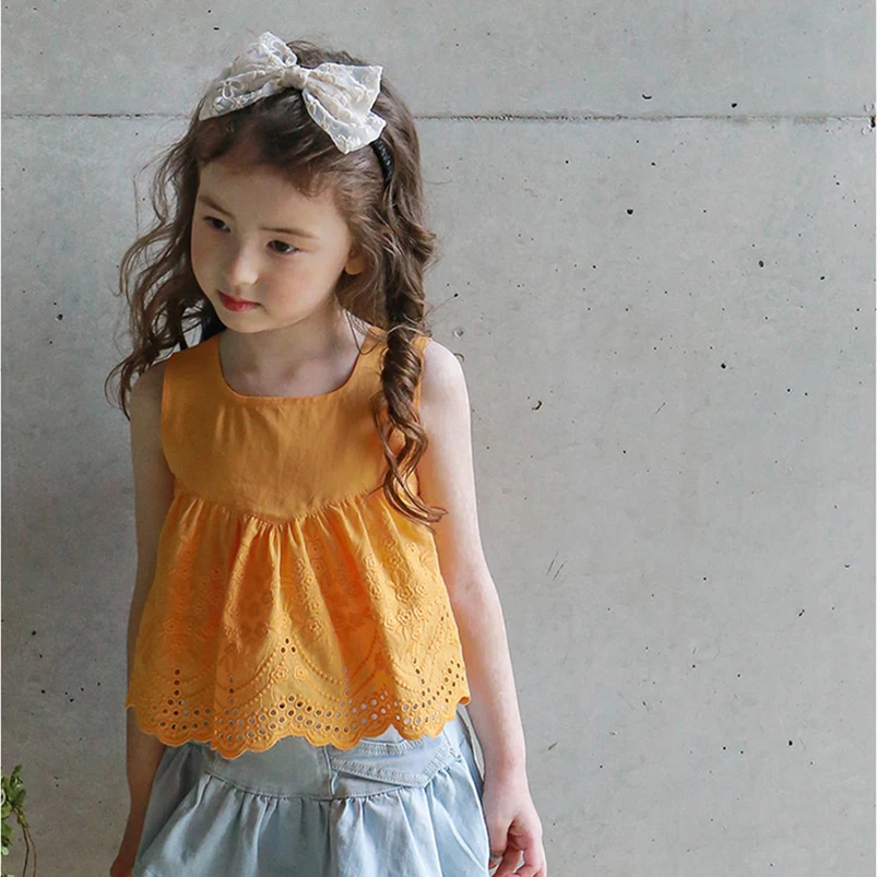 2022 Summer Korean Toddler Girls White Lace Embroidery Shirts Bow Back Princess Sleeveless Tops for Girls Clothing Baby Blouses Clothing Sets luxury