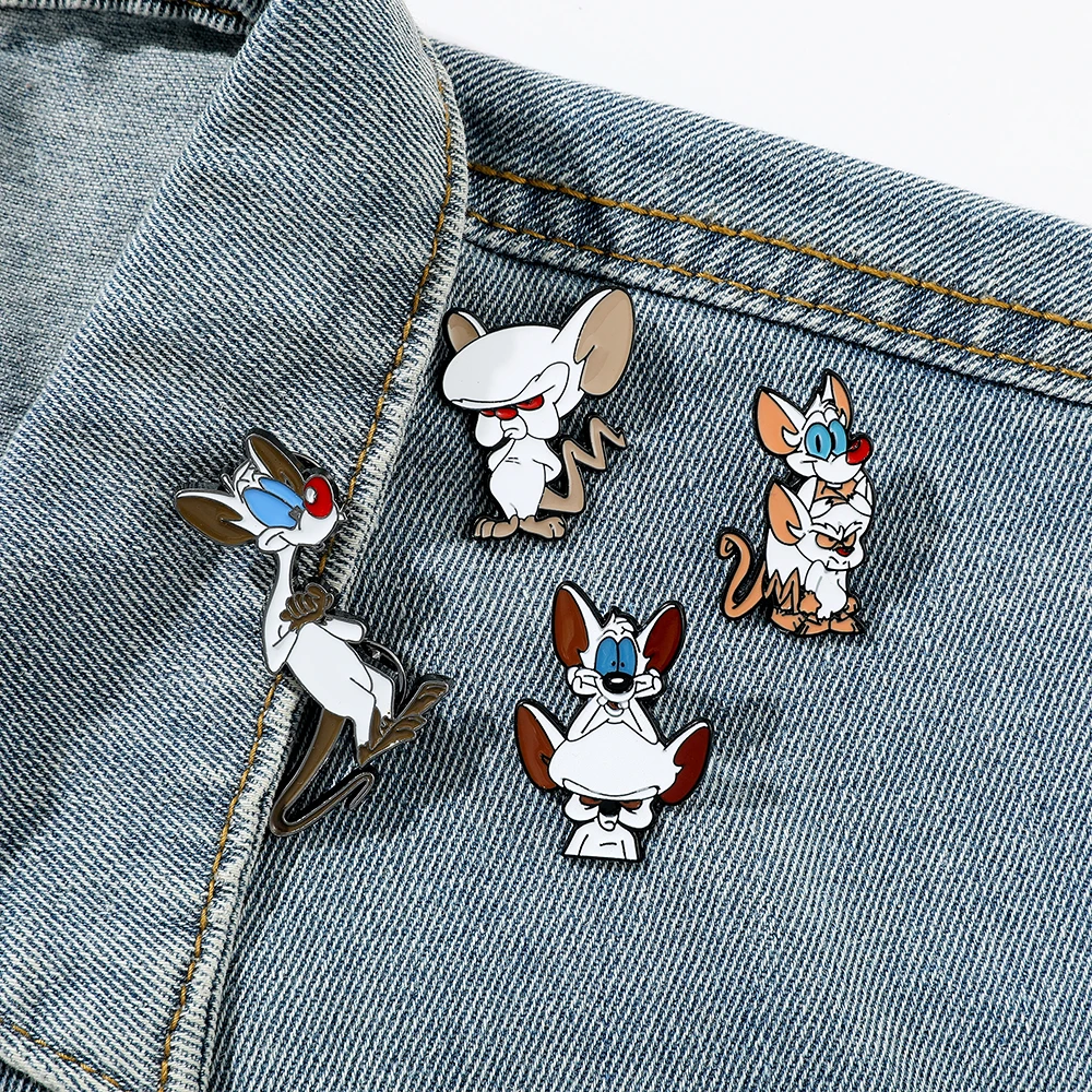 Enamel pins 4 Pcs Evil cat breast pin Funny white cat Enamel pin Metal paint badge Backpack clothing accessory