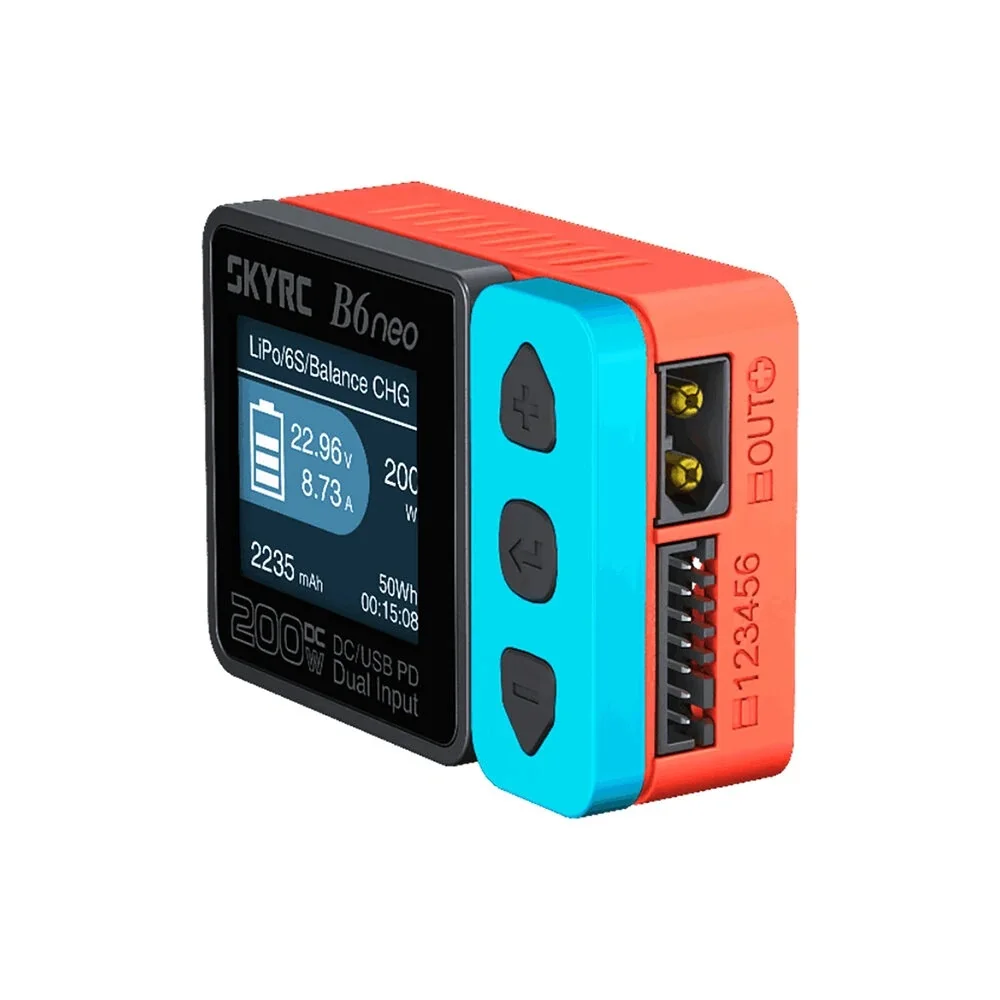 Chargeur intelligent SKYRC B6neo 200W 6A connecté à une batterie LiPo via les câbles de charge