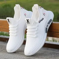 New trendy and versatile tennis shoes for men, lightweight and soft soled sports shoes 1