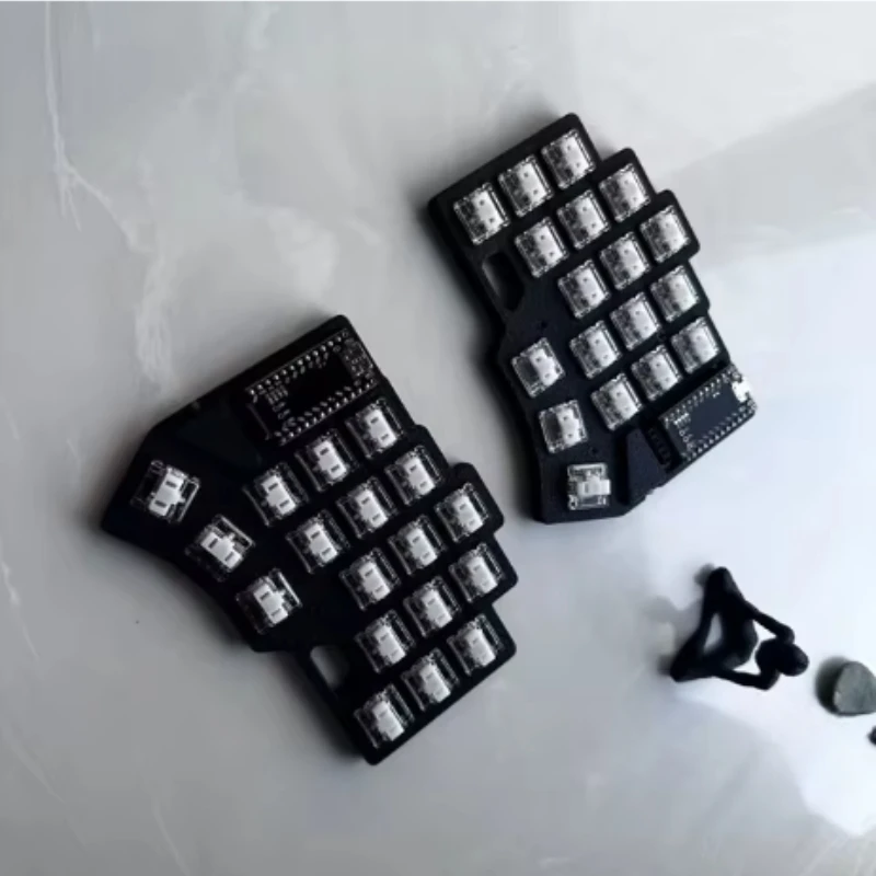 TOTEM 分割キーボード（Choc v1リニア／Bluetooth対応） TOTEM 分割キーボード（Choc v1リニア／Bluetooth対応） TOTEM