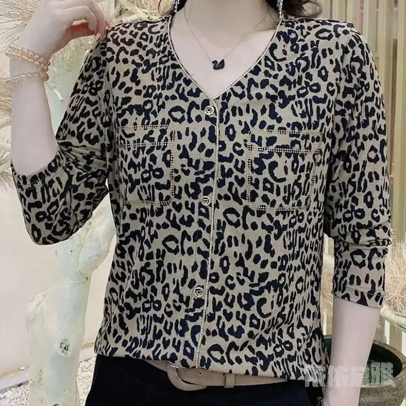 

Women's Spring and Autumn New Fashion Elegant V-neck Long Sleeve Leopard Pattern Shirt Casual Versatile Commuter Foreigner Tops