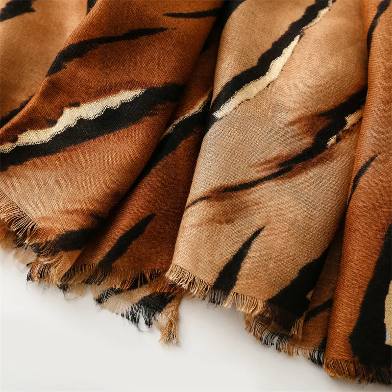 2024 Winter Dicke Leopard Zebra Fringe Viskose Schals Schal Dame Hohe Qualität Wrap Pashmina Stola Bufandas Moslemisches Hijab 180*90 cm – Detail 15