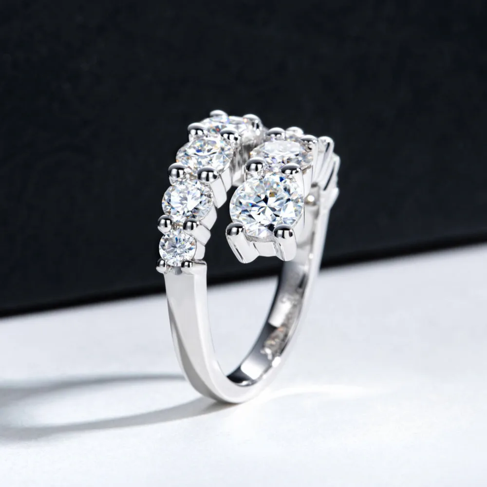 Twist Moissanite Band