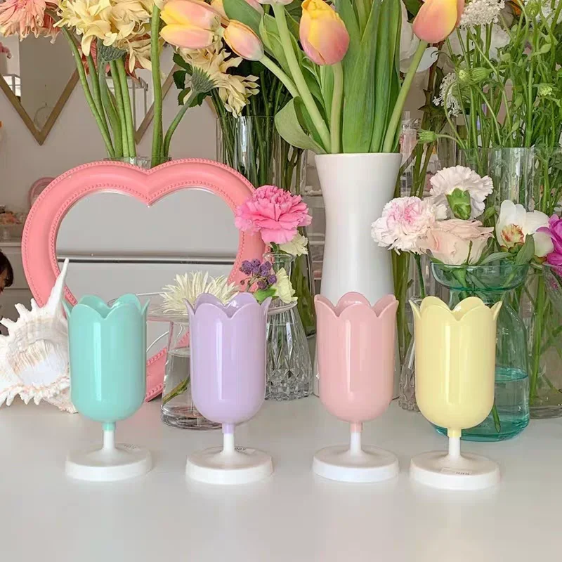 INS Tulips Storage Bucket Pen Holder Plastic Storage Tank Cup Makeup Brush Holder Desktop Storage Organizer Students Stationery 5