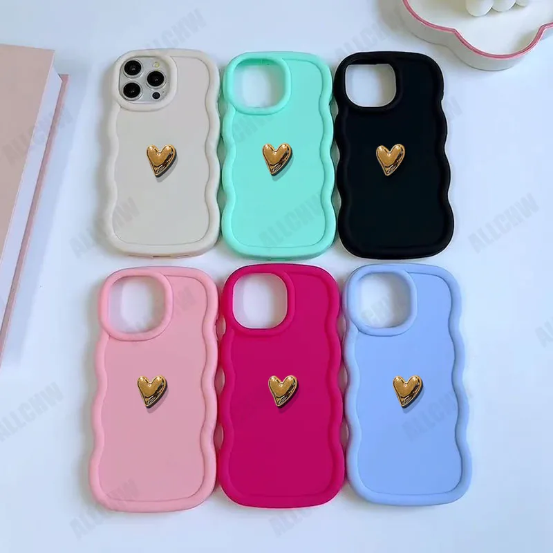 Elegant 3D Gold Heart Wavy Silicone Phone Case