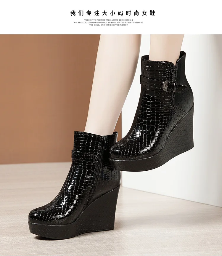 High quality short ankle boots for women Patent leather 10cm wedge high heel platform 2023 autumn / winter elegant shoe - black