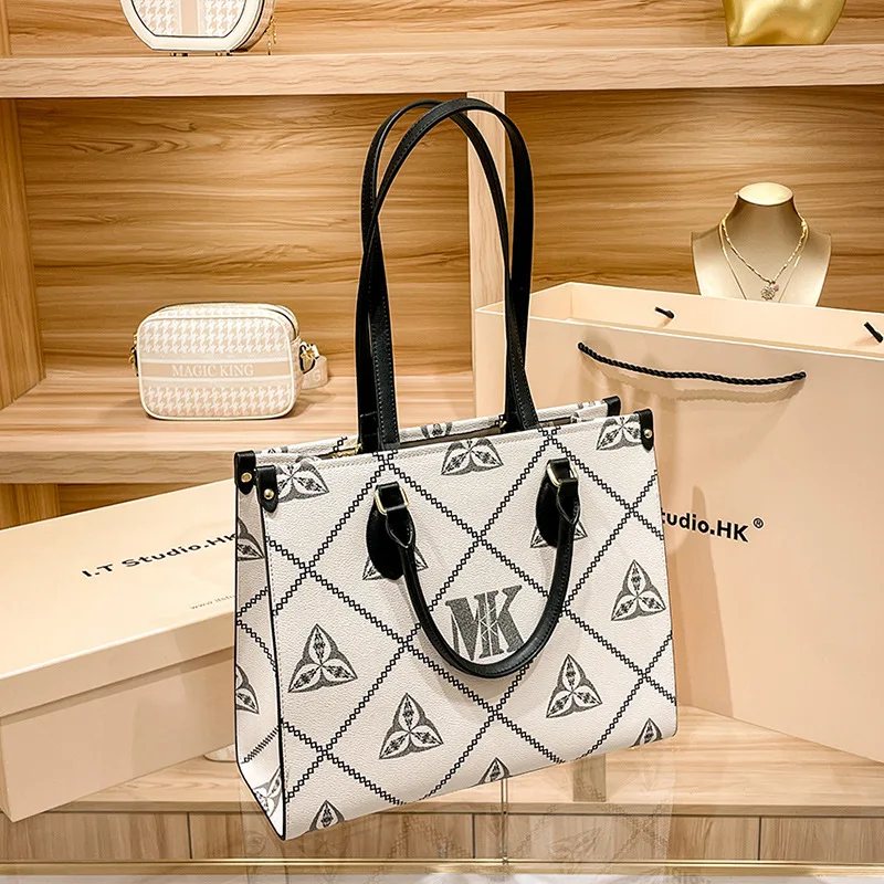 Tote bag Lulu MM White & White Leather