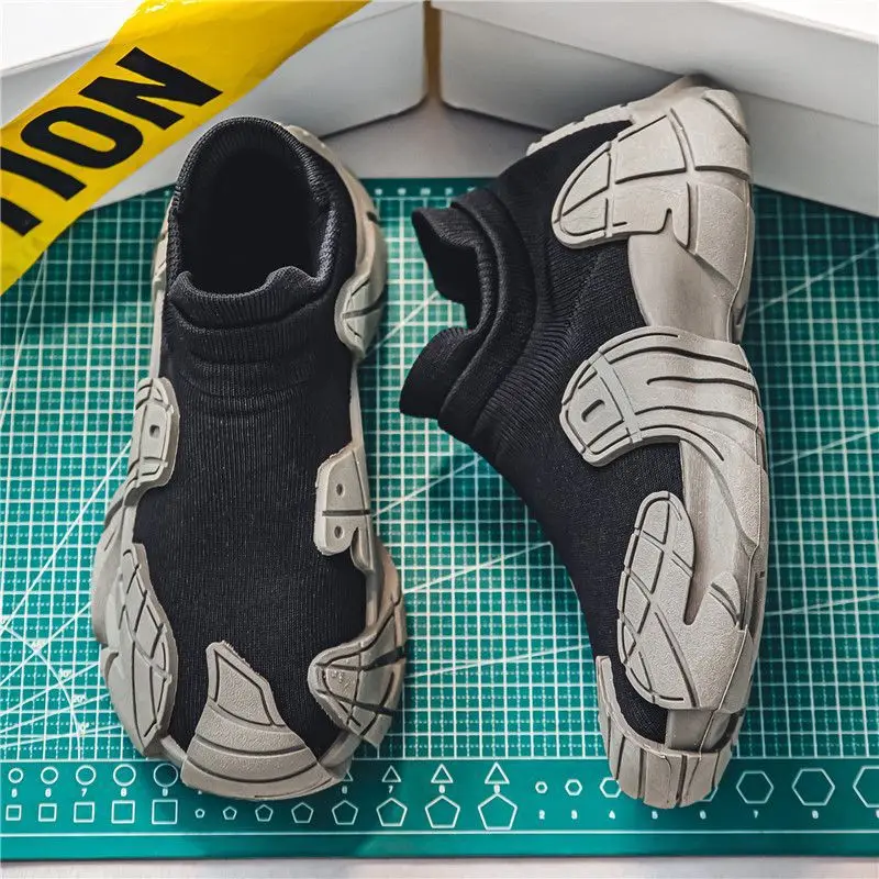 2025 Spring/Summer New Casual Soft soled Sneakers, Large Sized Shoes, Men's One Step Breathable Dad Shoes 4