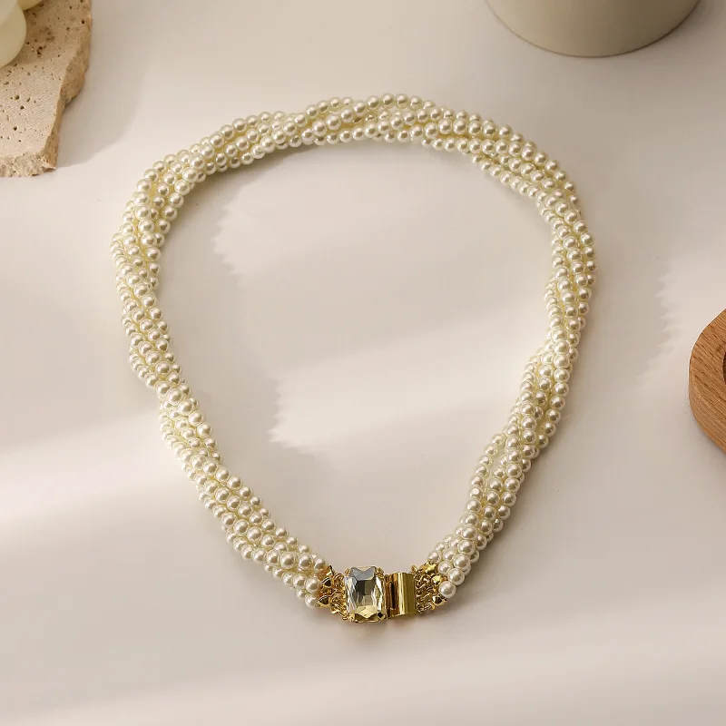 

Europe and the United States New Retro Style Imitation Pearl Gem Necklace for Women Fashion Senior Exaggerated Jewelry