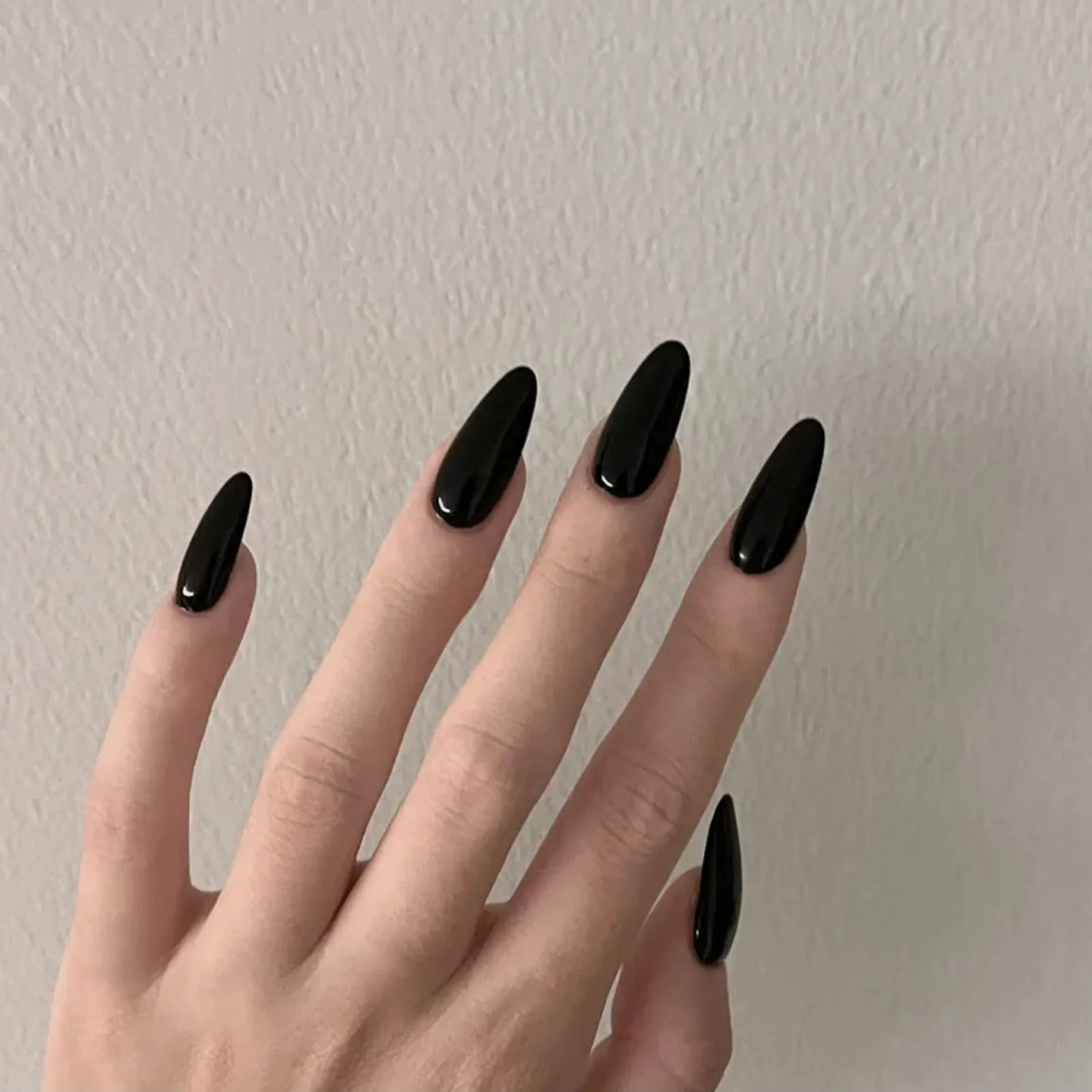 Almond Shape Mid-length Black Fake Nail Solid Color Eco-friendly Resin Artificial Nail For Girls Nail Extension Suit Matching